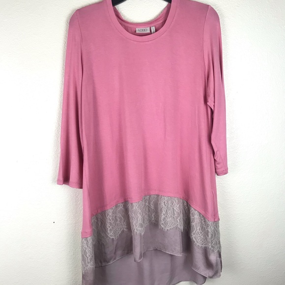 Logo By Lori Goldstein Lace & Satin trim soft top